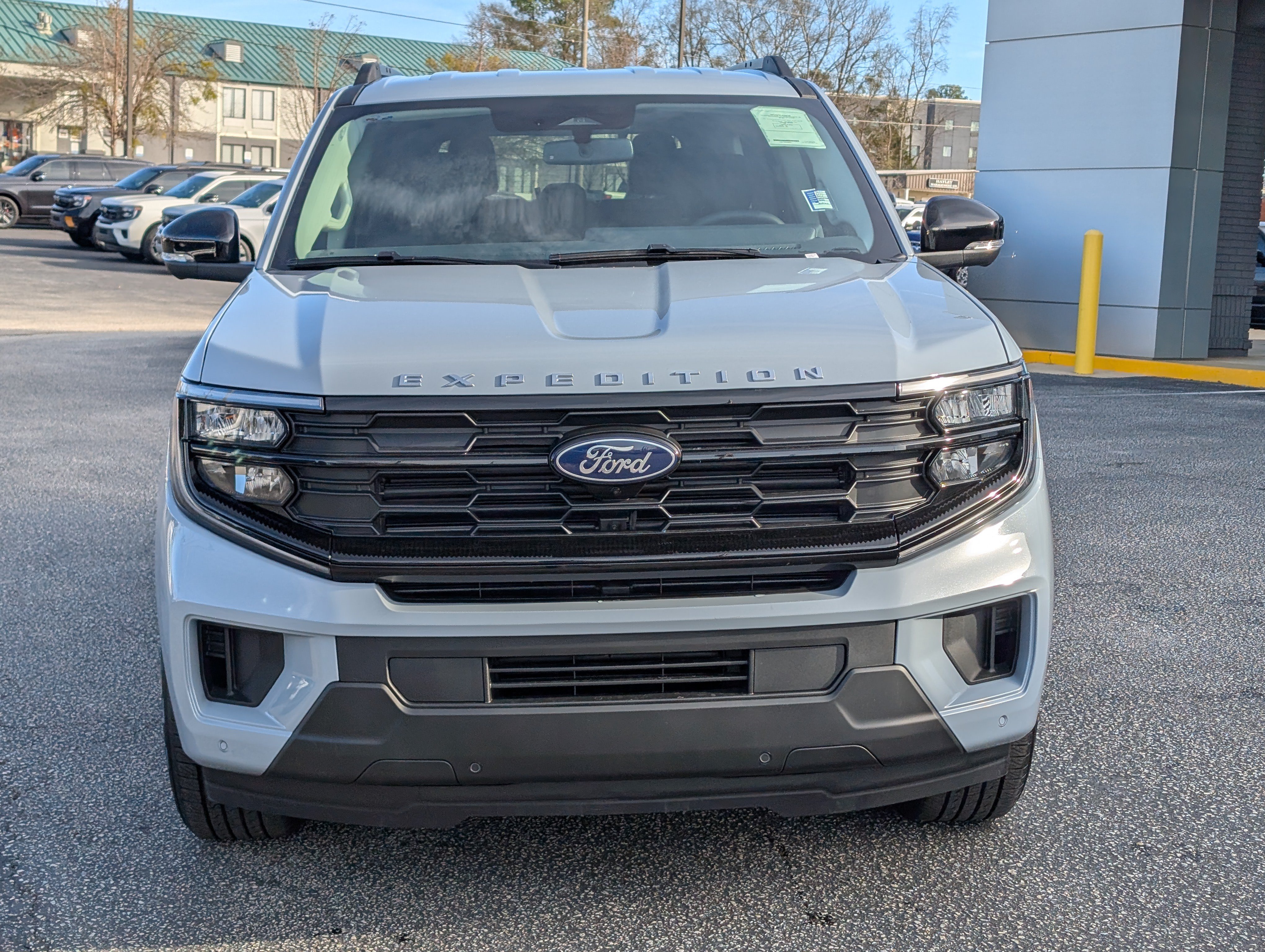 New 2026 Ford Expedition Active RWD image 3