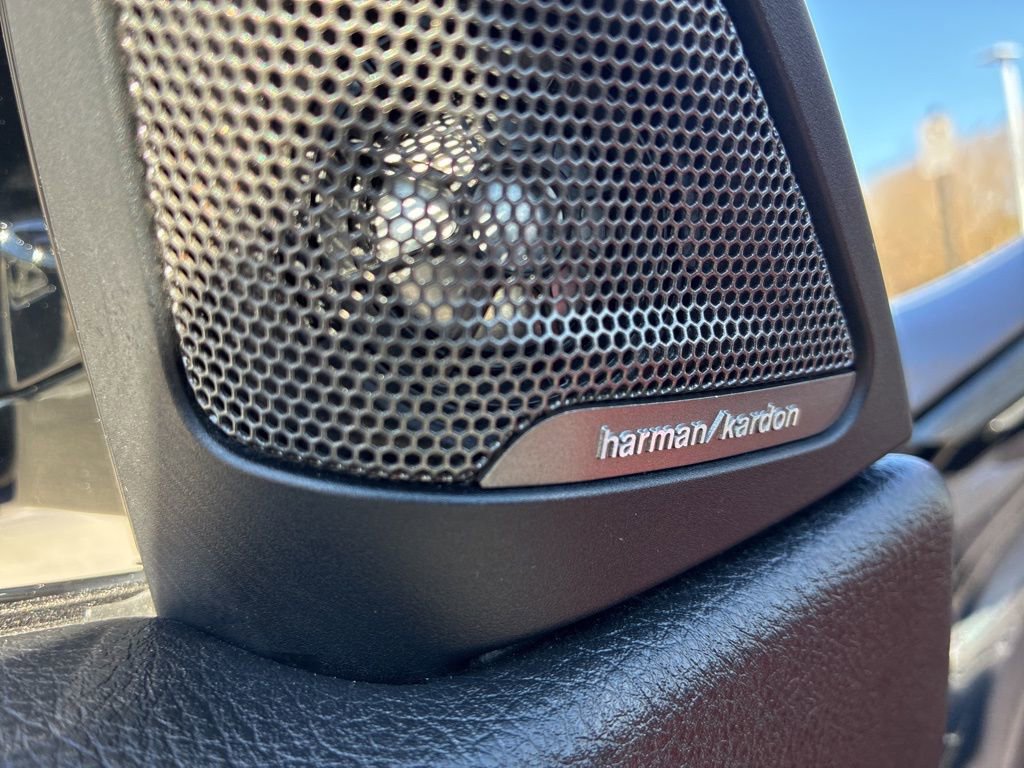 Used 2016 BMW M4 Convertible image 22