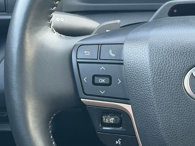 Certified 2025 Toyota Crown Signia w/ Advanced Technology Package image 26