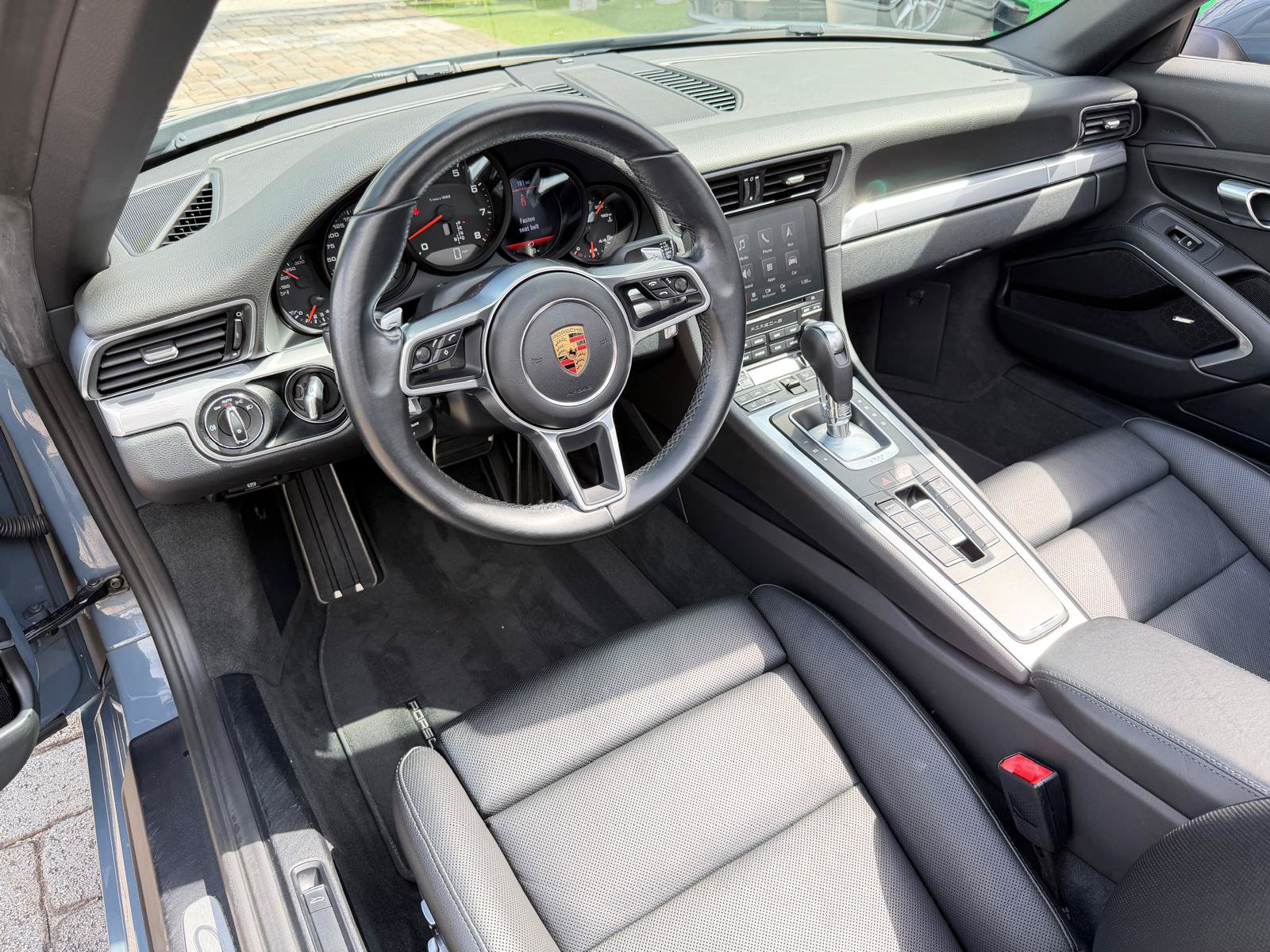 Used 2017 Porsche 911 Carrera 4 AWD/4WD image 37