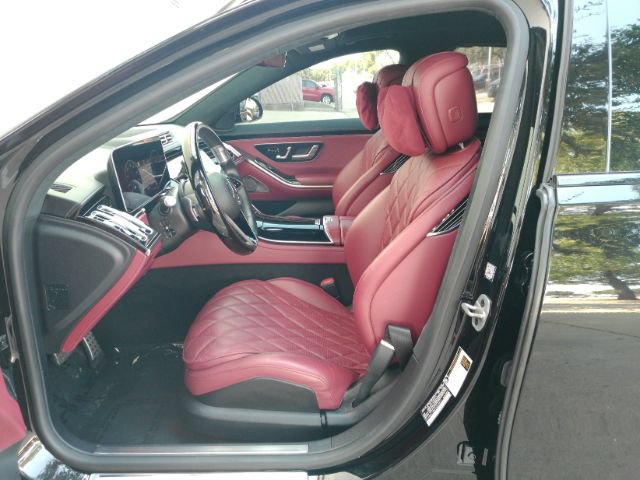 Used 2024 Mercedes-Benz S 580 4MATIC Sedan w/ AMG Line image 6