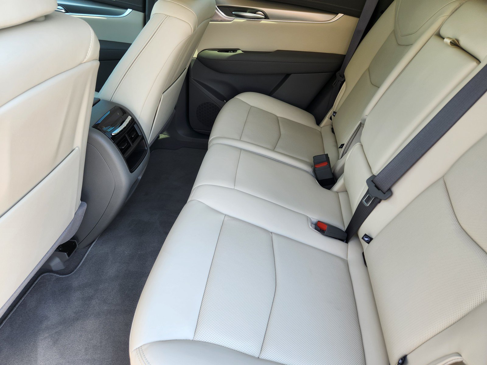 Certified 2026 Cadillac XT5 Premium Luxury w/ Driver Assist Package FWD image 13
