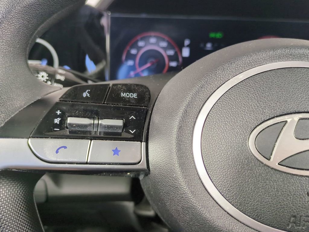 Certified 2024 Hyundai Elantra SEL image 28