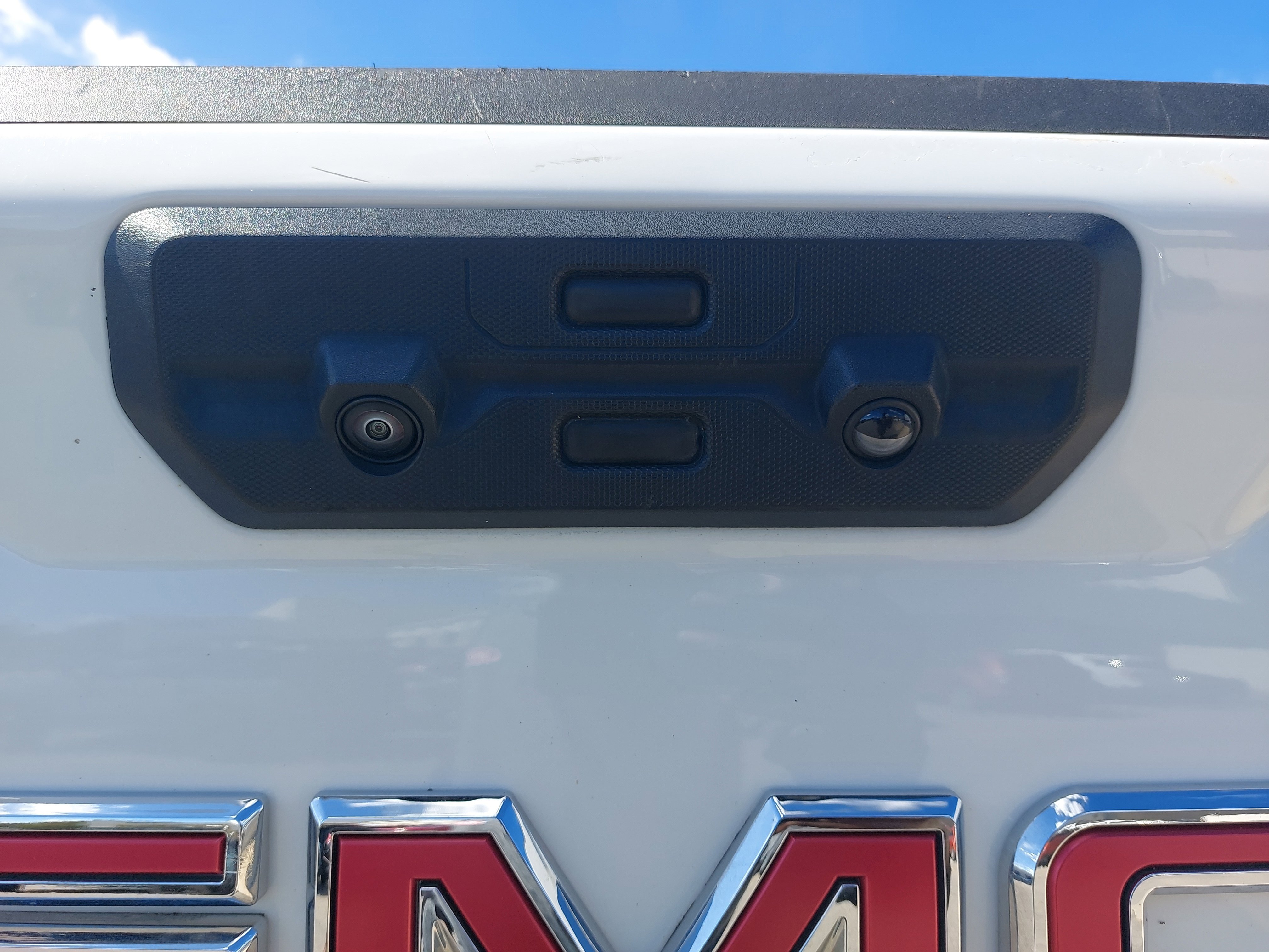 Used 2024 GMC Sierra 1500 AT4X image 14