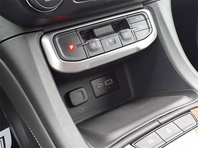 Used 2023 GMC Acadia SLE w/ Driver Convenience Package image 12