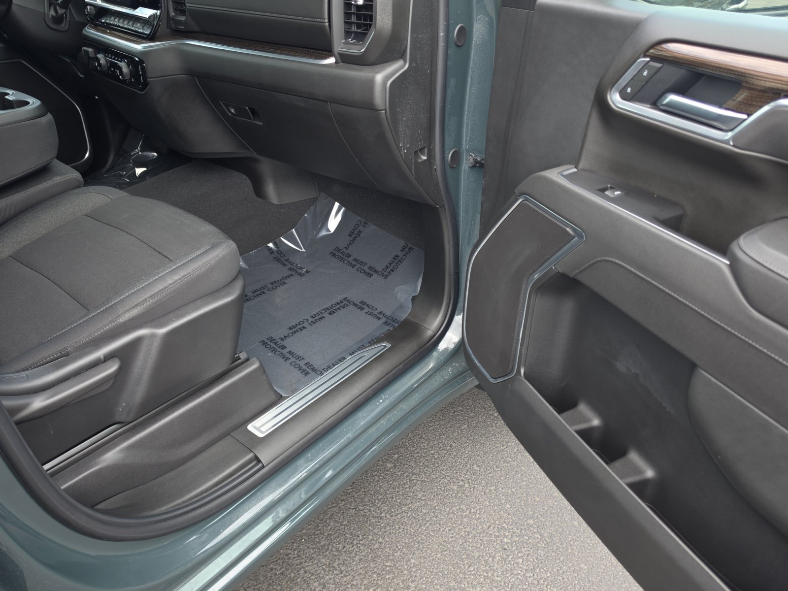 Certified 2026 Chevrolet Silverado 1500 LT AWD/4WD image 28