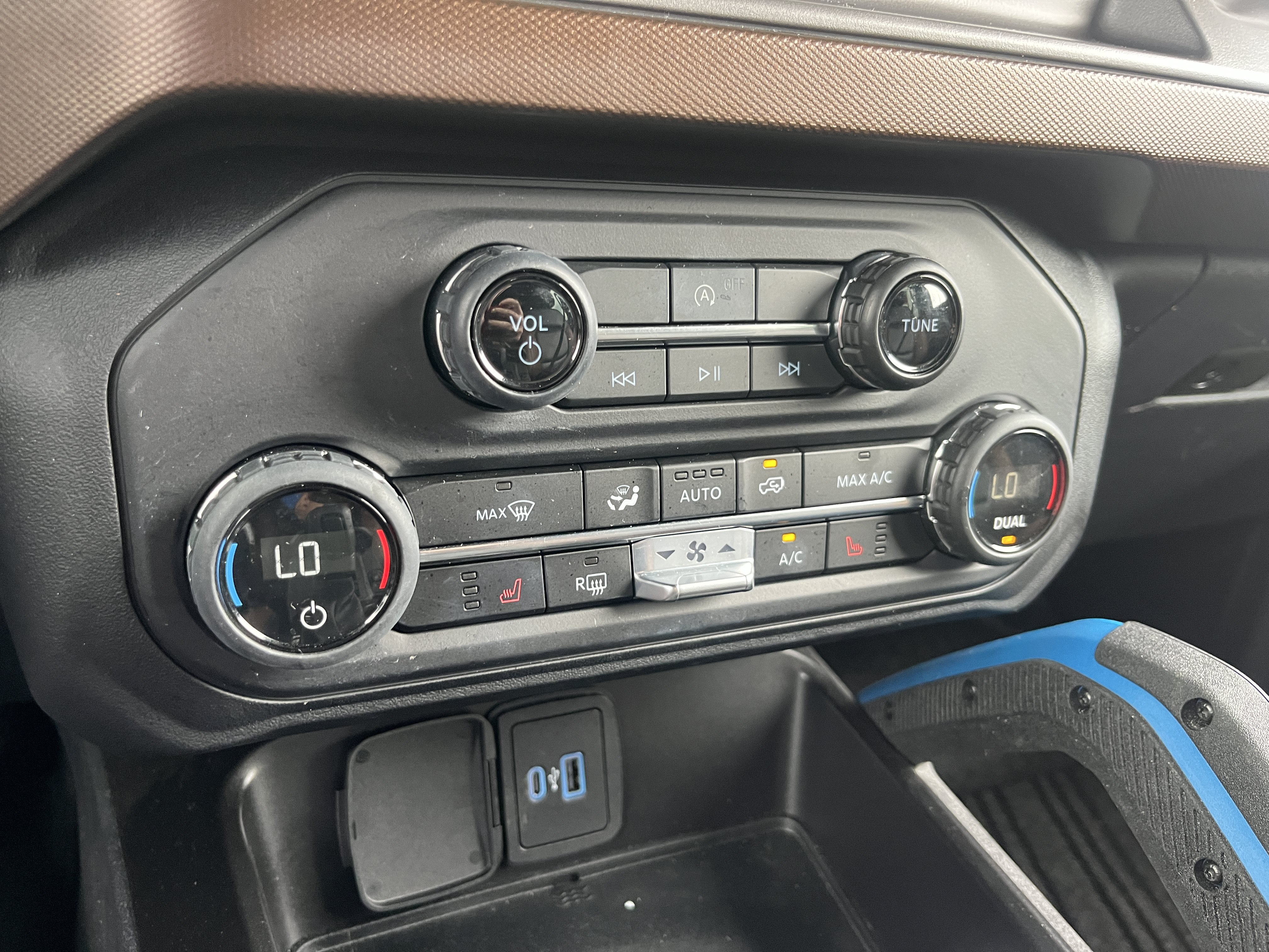 Used 2023 Ford Bronco Outer Banks AWD/4WD image 25