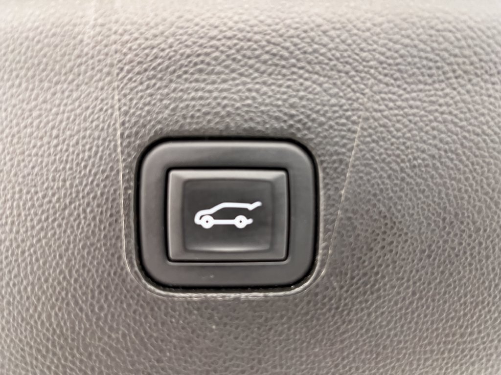 Used 2023 Buick Enclave Essence AWD/4WD image 44