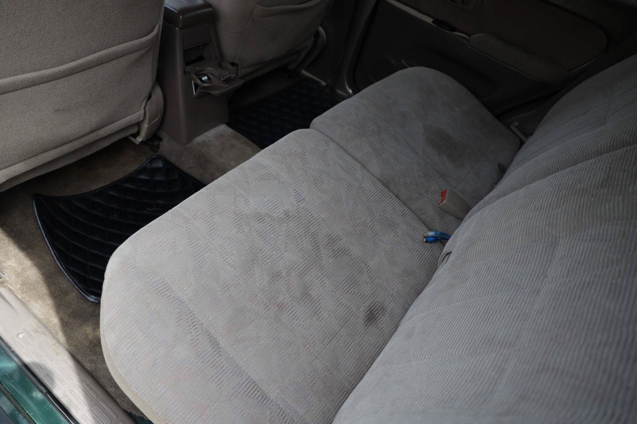 Used 2000 Toyota 4Runner SR5 w/ Upgrade Value Pkg 2 RWD image 10