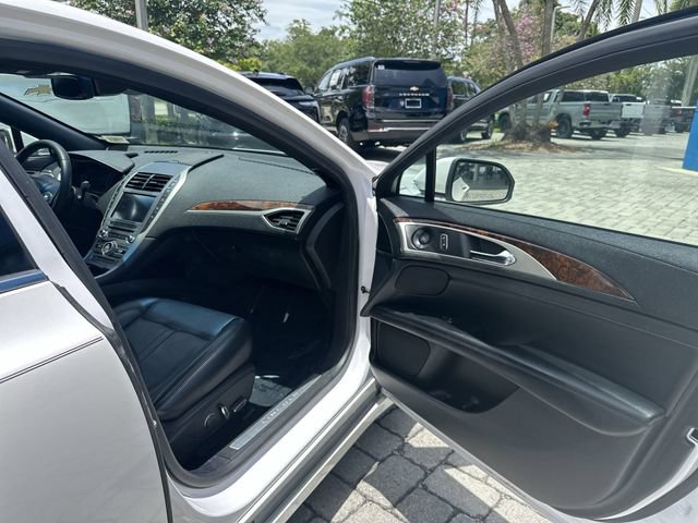 Used 2020 Lincoln MKZ Reserve w/ Elements Package AWD/4WD image 23