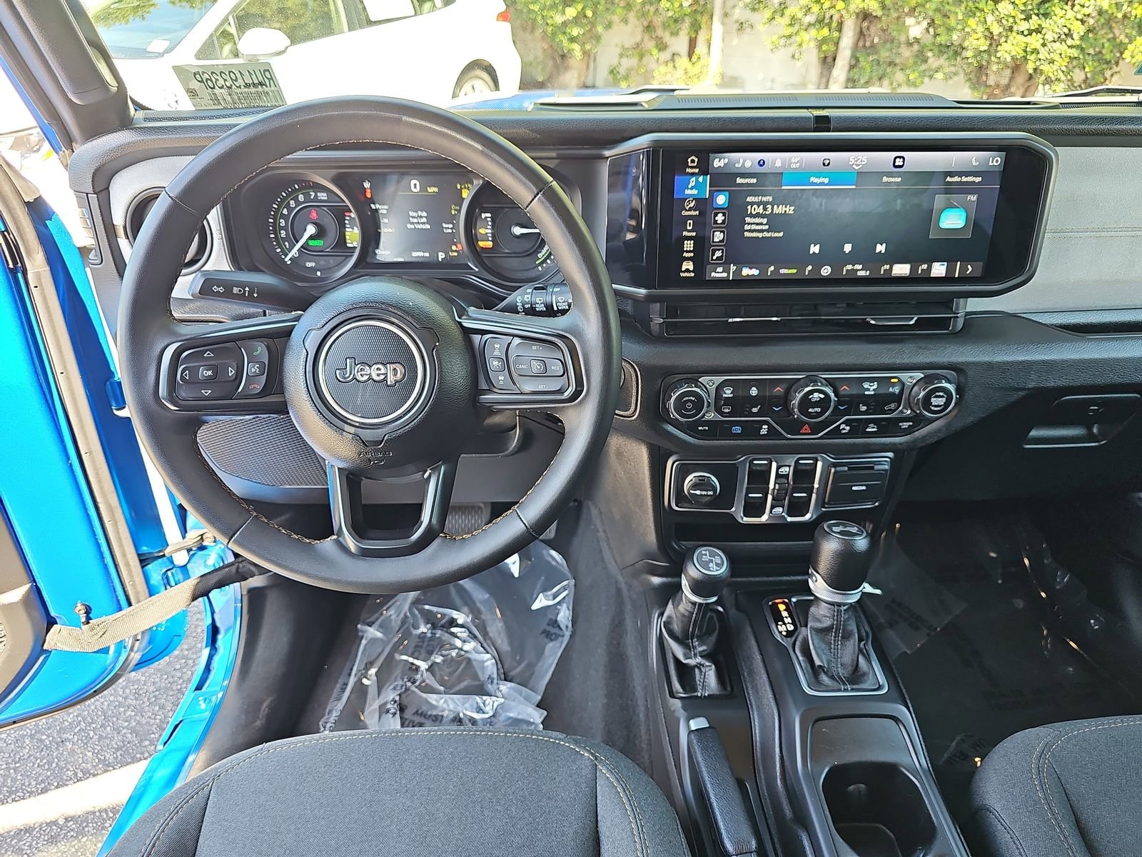 Used 2024 Jeep Wrangler Unlimited w/ Convenience Group AWD/4WD image 15