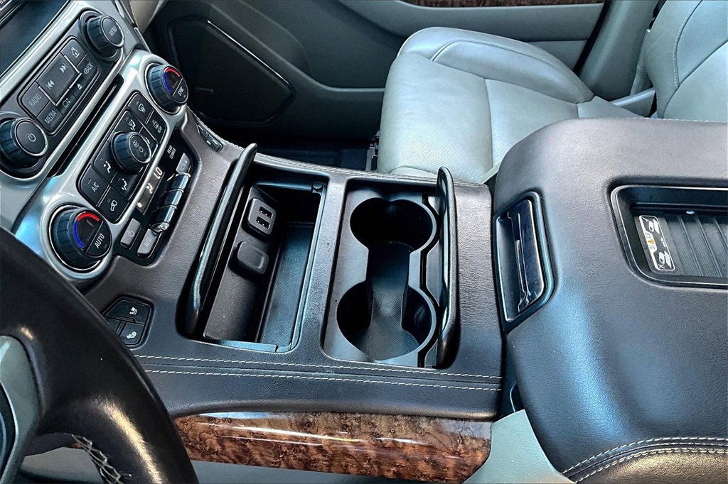 Used 2020 Chevrolet Suburban Premier image 17
