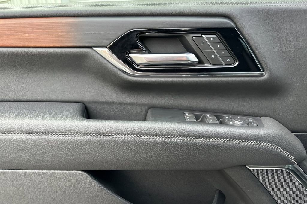 Used 2025 GMC Yukon Denali image 11