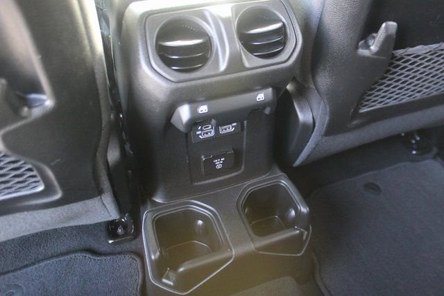 Used 2025 Jeep Wrangler Unlimited Rubicon image 28