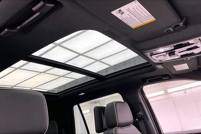 New 2026 GMC Yukon Elevation w/ Elevation Premium Package AWD/4WD image 10