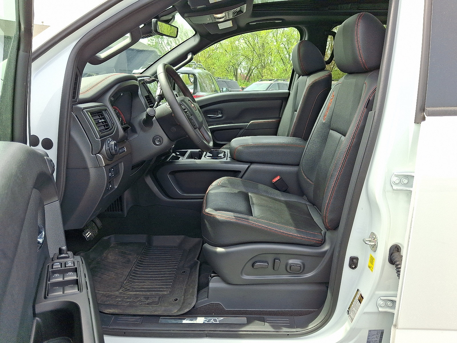 Certified 2024 Nissan Titan PRO-4X w/ Pro-4x Convenience Package AWD/4WD image 16