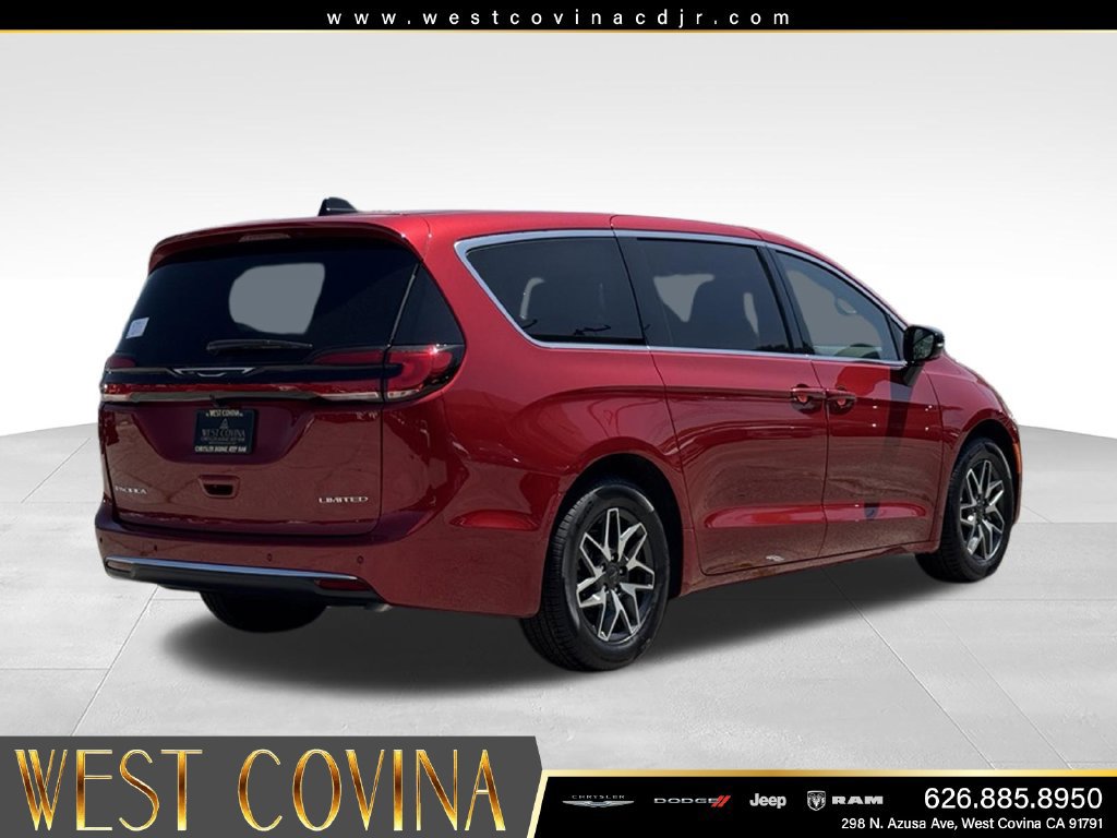 New 2027 Chrysler Pacifica Limited FWD image 7