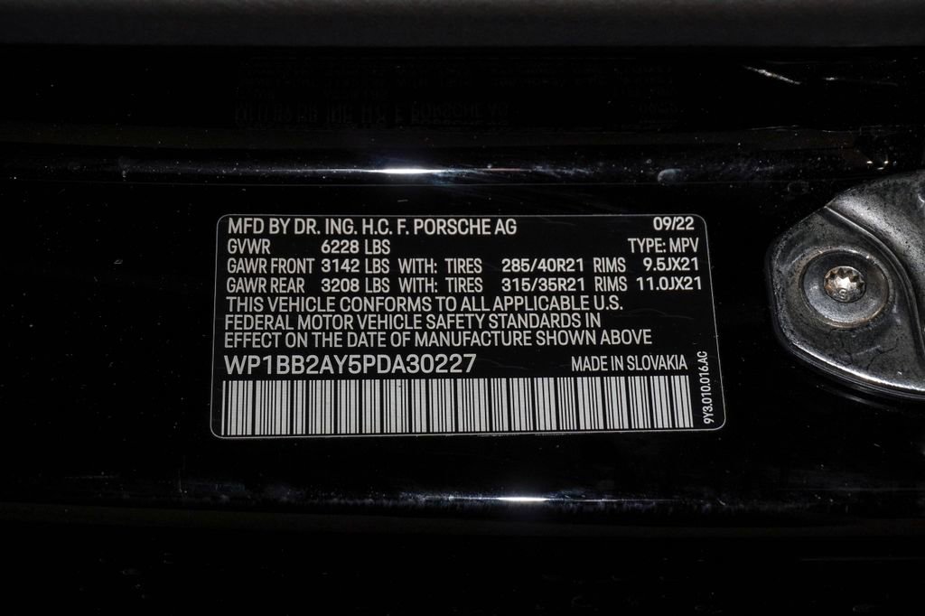 Certified 2023 Porsche Cayenne S image 28