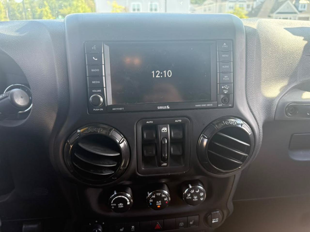 Used 2017 Jeep Wrangler Unlimited Sahara AWD/4WD image 12