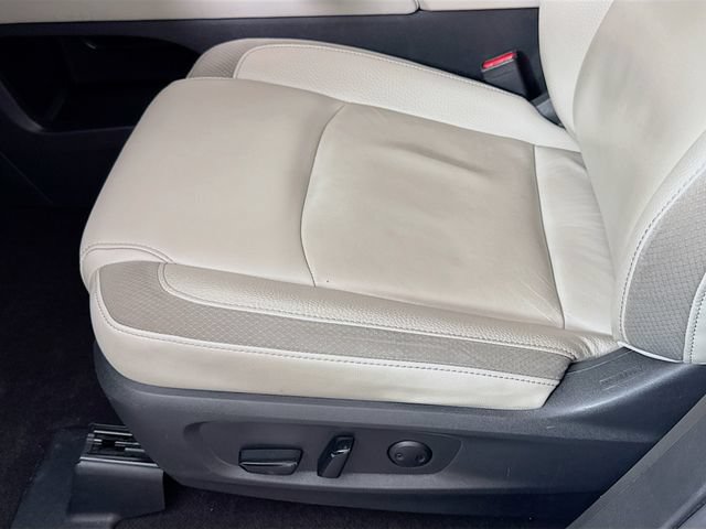 Used 2023 Nissan Pathfinder SL AWD/4WD image 33