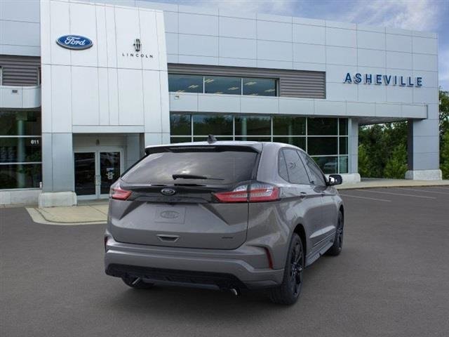 New 2024 Ford Edge SE w/ Black Appearance Package image 8