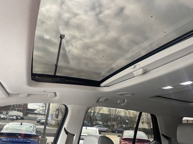 Used 2021 Chevrolet Traverse Premier image 28