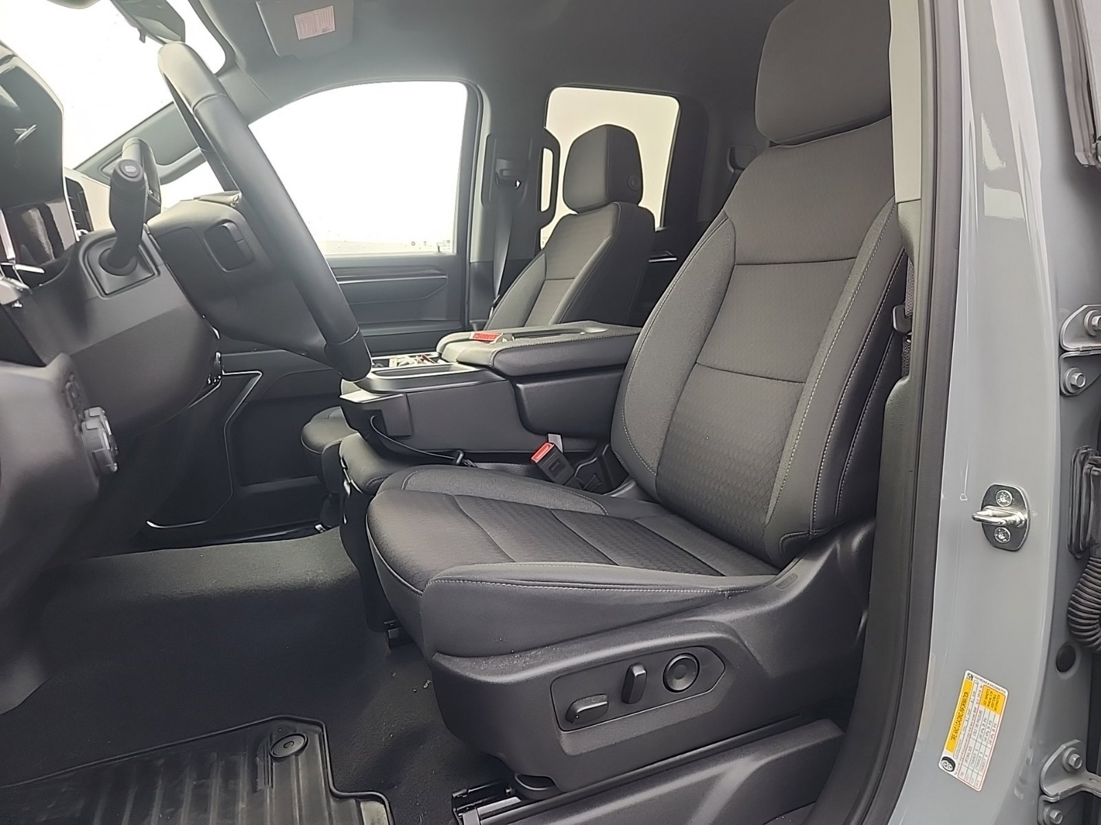 Used 2024 Chevrolet Silverado 1500 LT AWD/4WD image 15