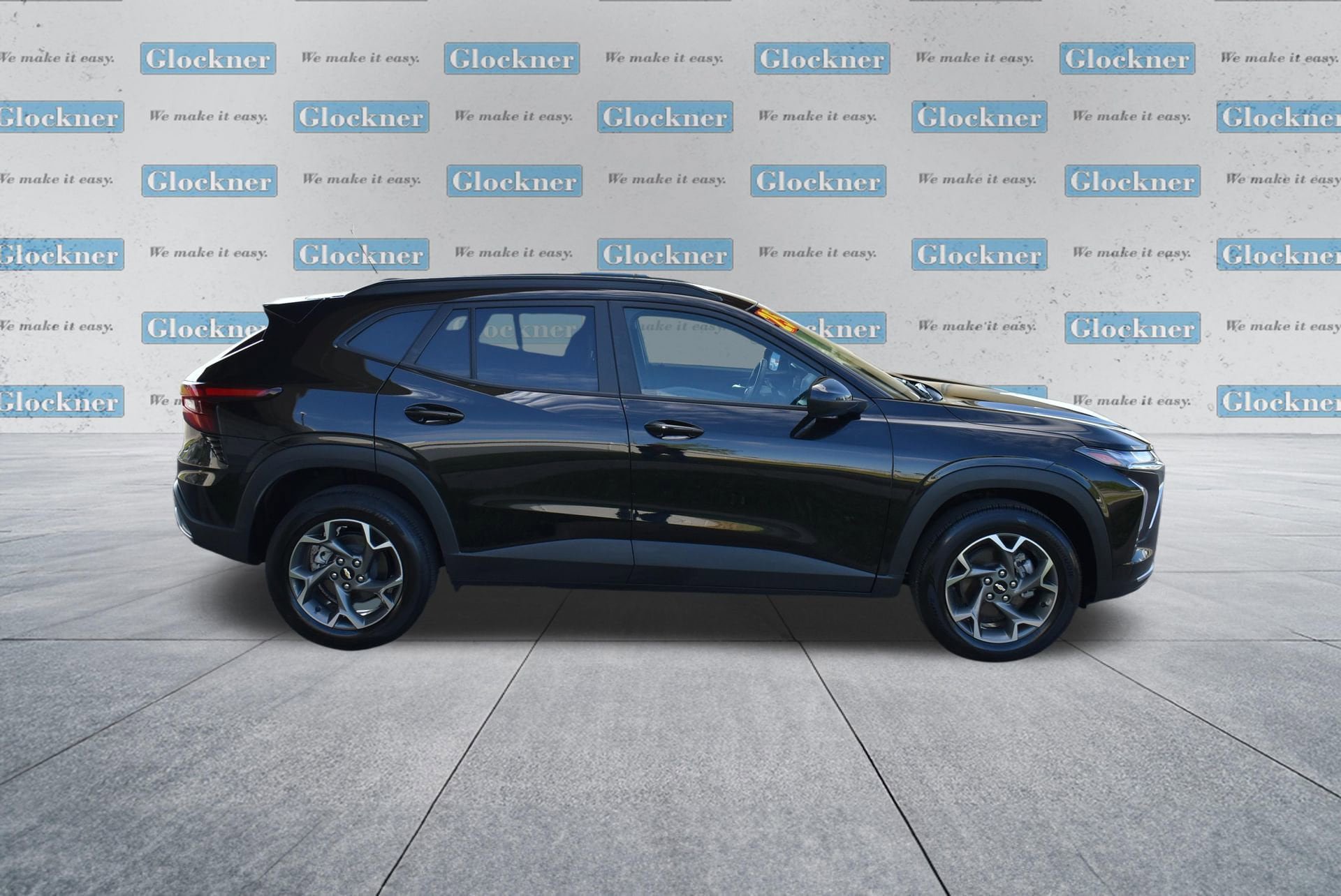 Used 2025 Chevrolet Trax LT w/ LT Convenience Package FWD image 4
