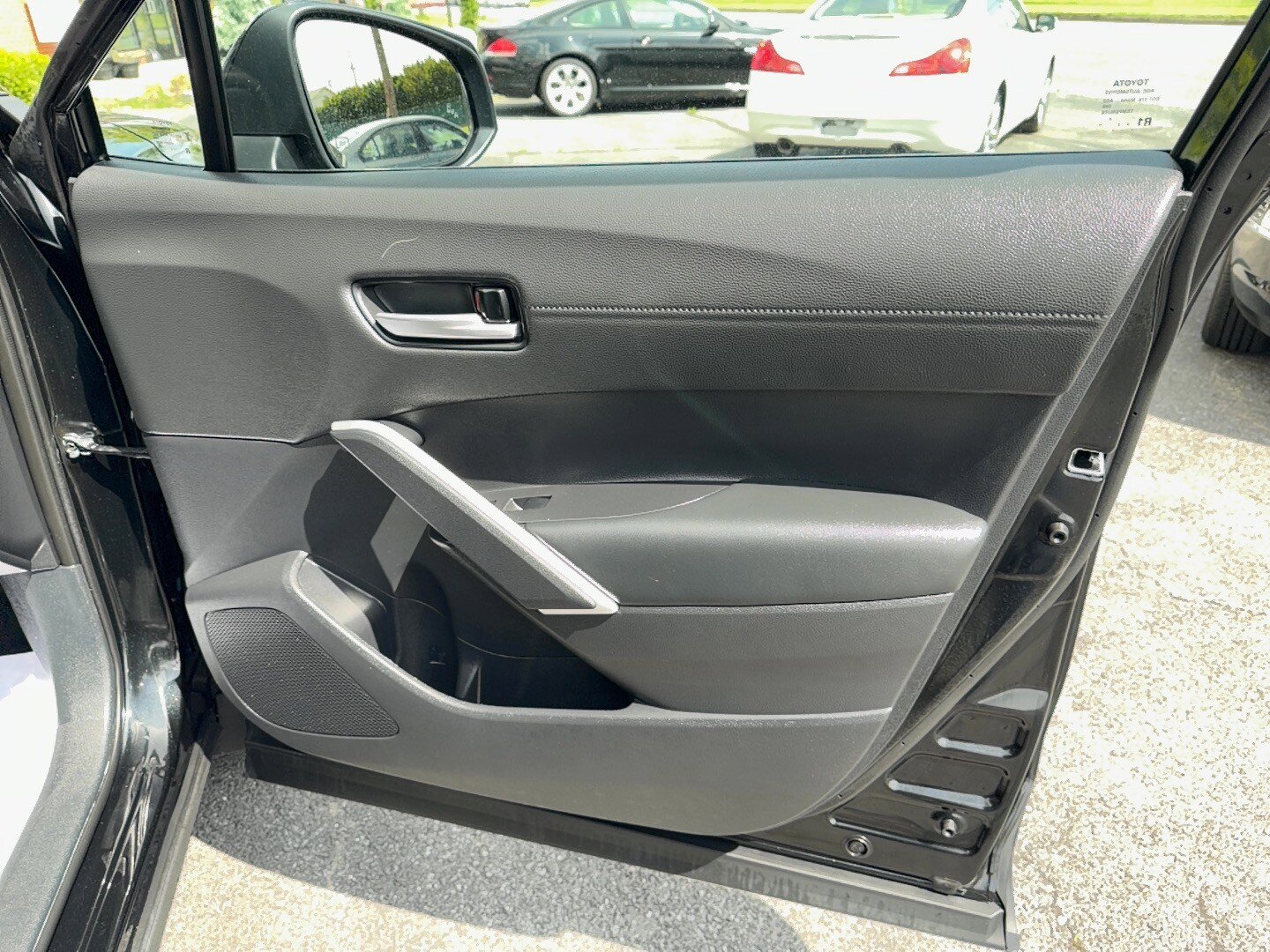 Used 2024 Toyota Corolla Cross AWD Hybrid image 23