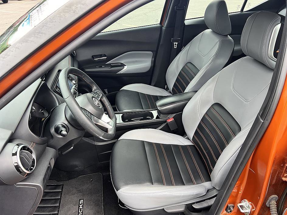 Certified 2023 Nissan Kicks SR w/ SR Premium Package FWD image 13