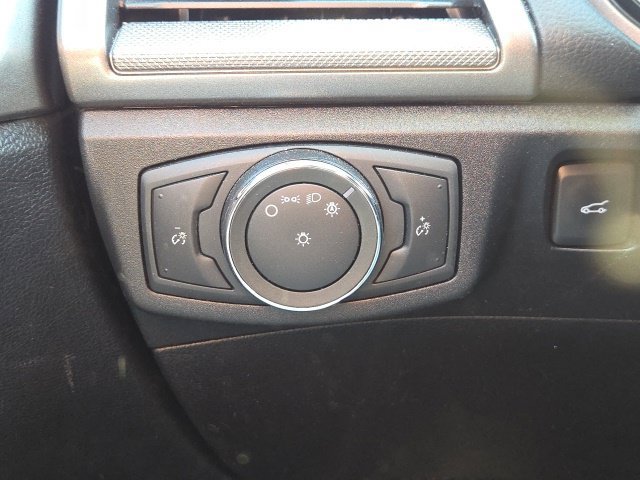 Used 2020 Ford Fusion SE FWD image 22
