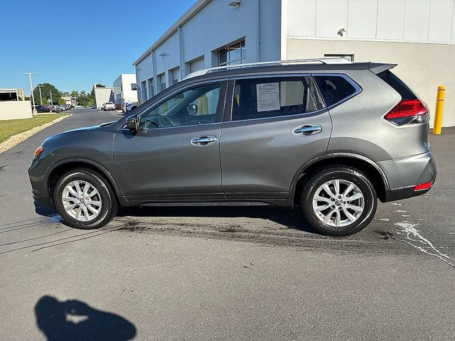 Used 2017 Nissan Rogue SV AWD/4WD image 14