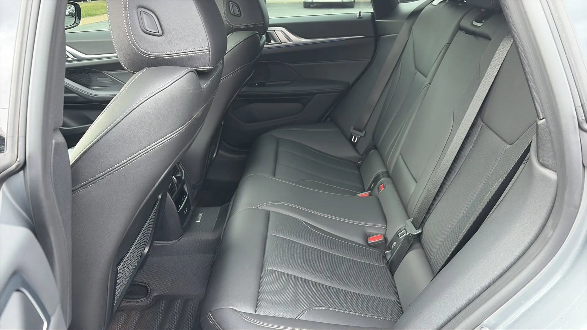 Used 2022 BMW i4 eDrive40 w/ Premium Package image 17
