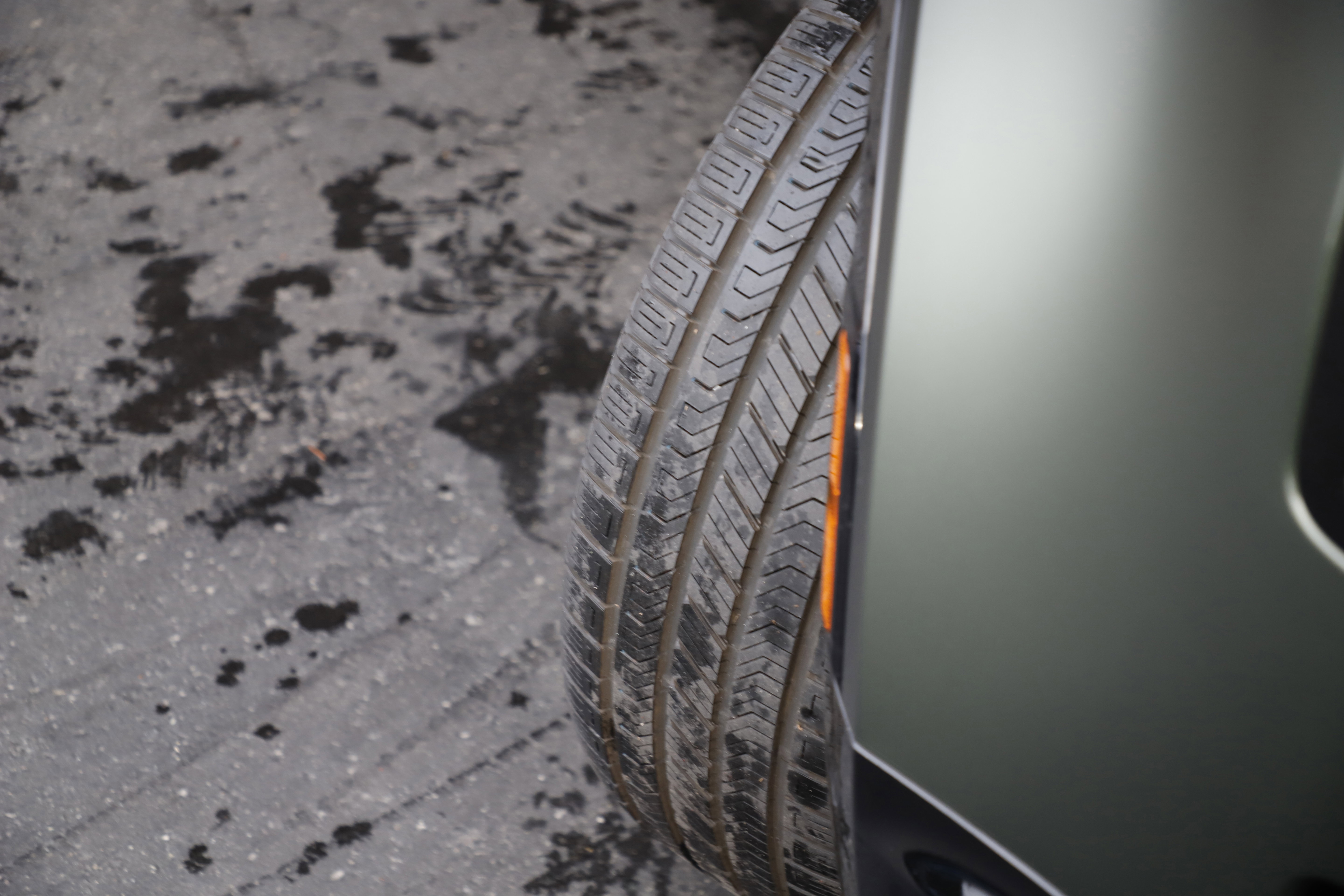 New 2026 Land Rover Defender 110 X-Dynamic SE image 3