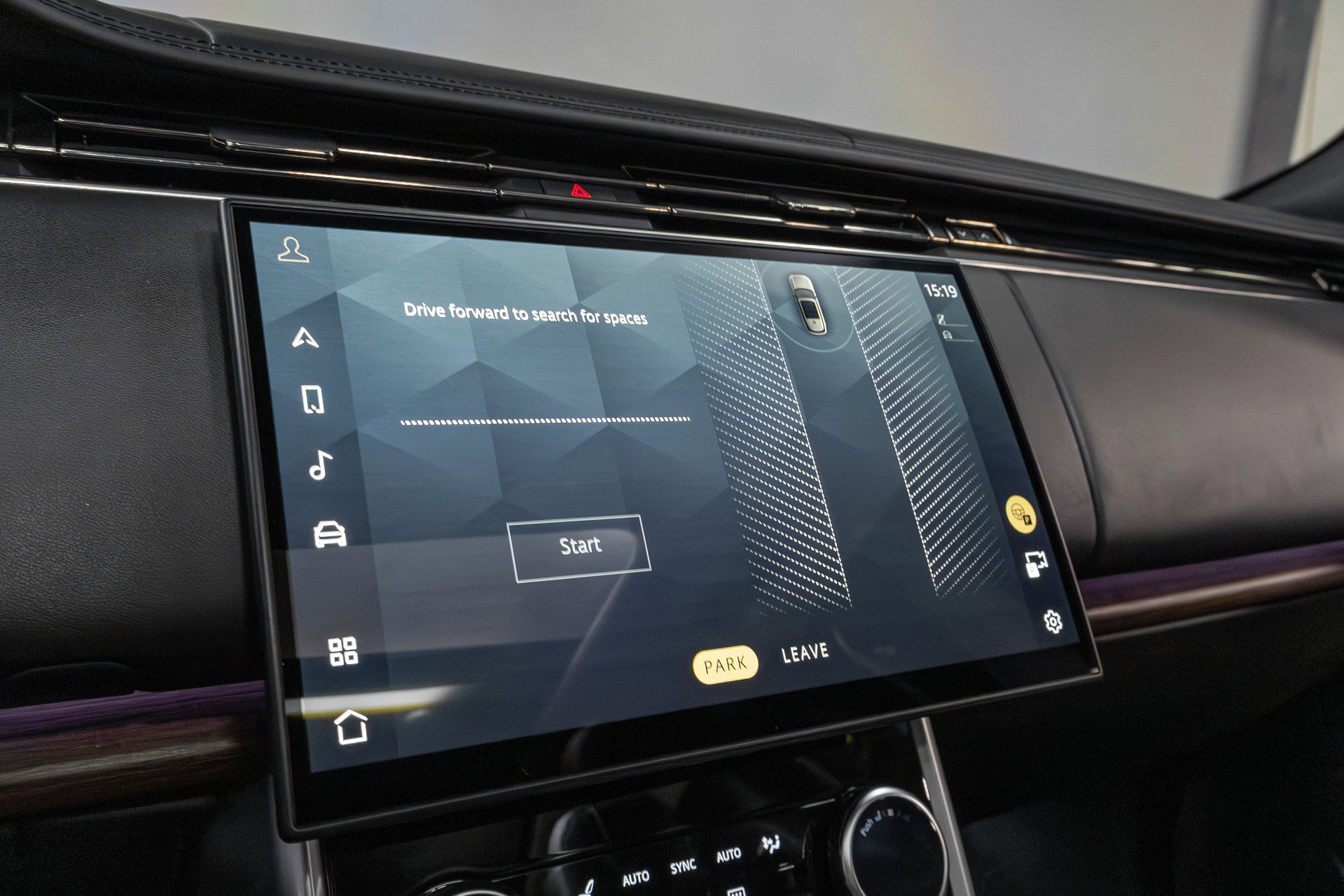 Used 2023 Land Rover Range Rover Long Wheelbase Autobiography image 54