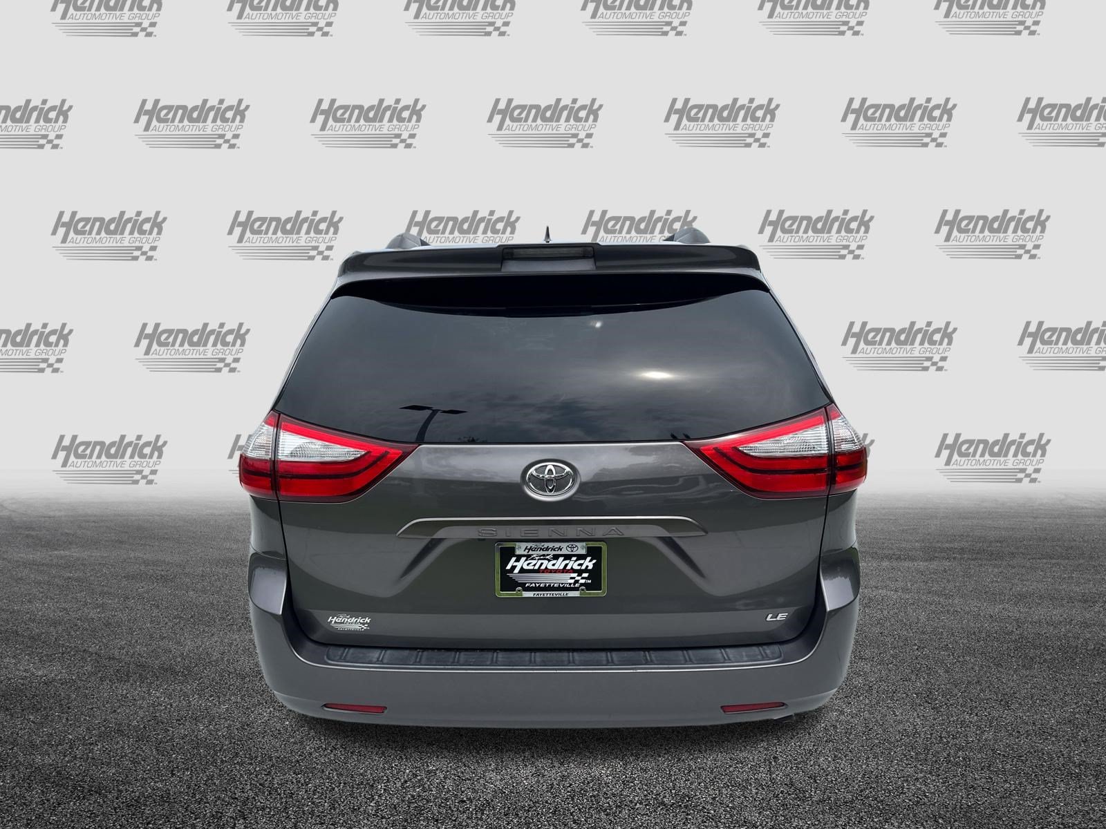 Used 2018 Toyota Sienna LE FWD image 9