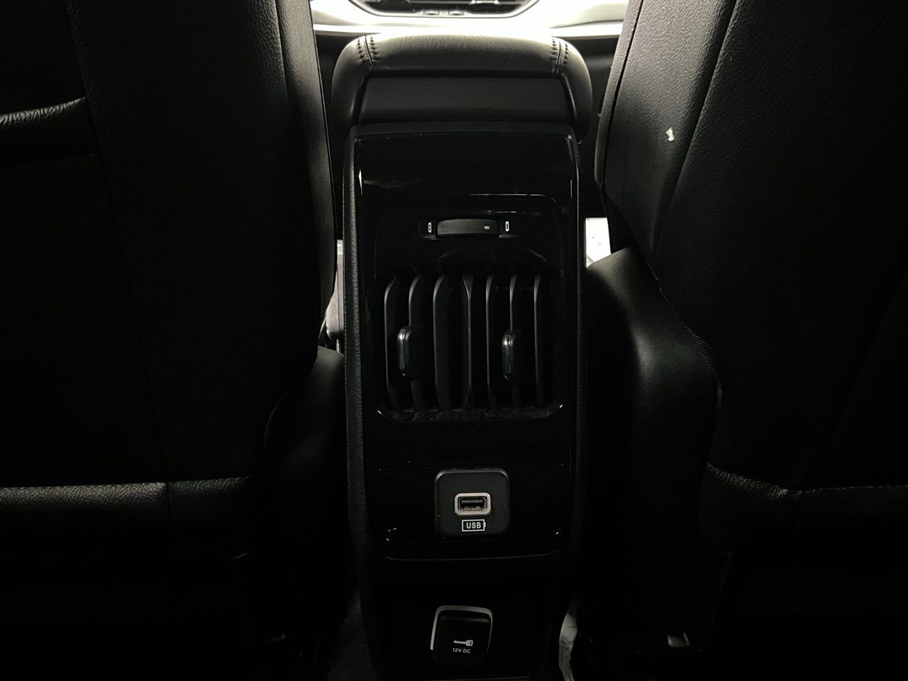 Used 2025 Jeep Compass Limited image 13