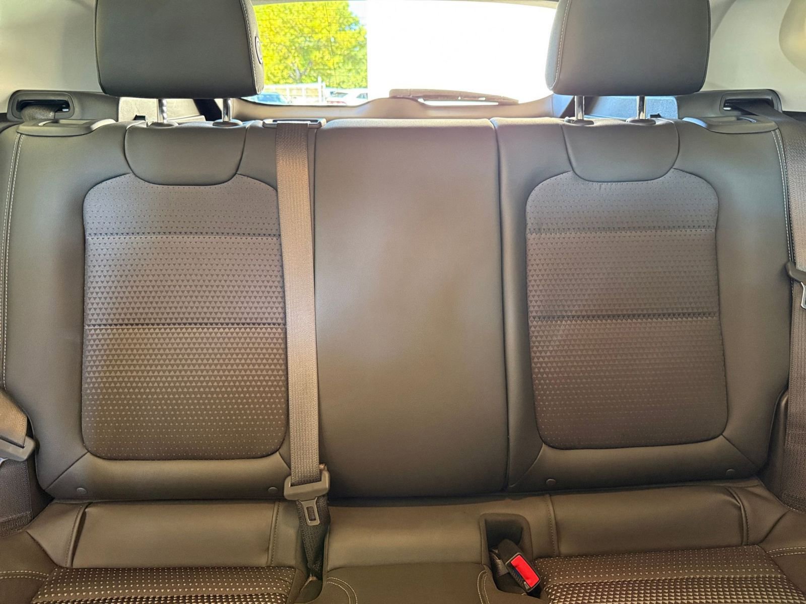 Used 2025 Chevrolet Trax LT image 32