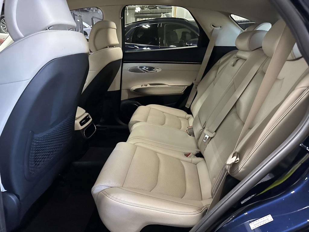 Used 2022 Genesis GV70 2.5T w/ Select Package AWD/4WD image 14