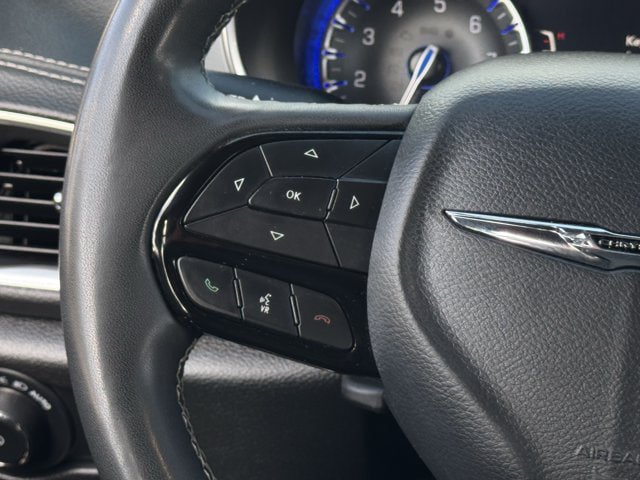 Used 2025 Chrysler Pacifica Limited FWD image 14