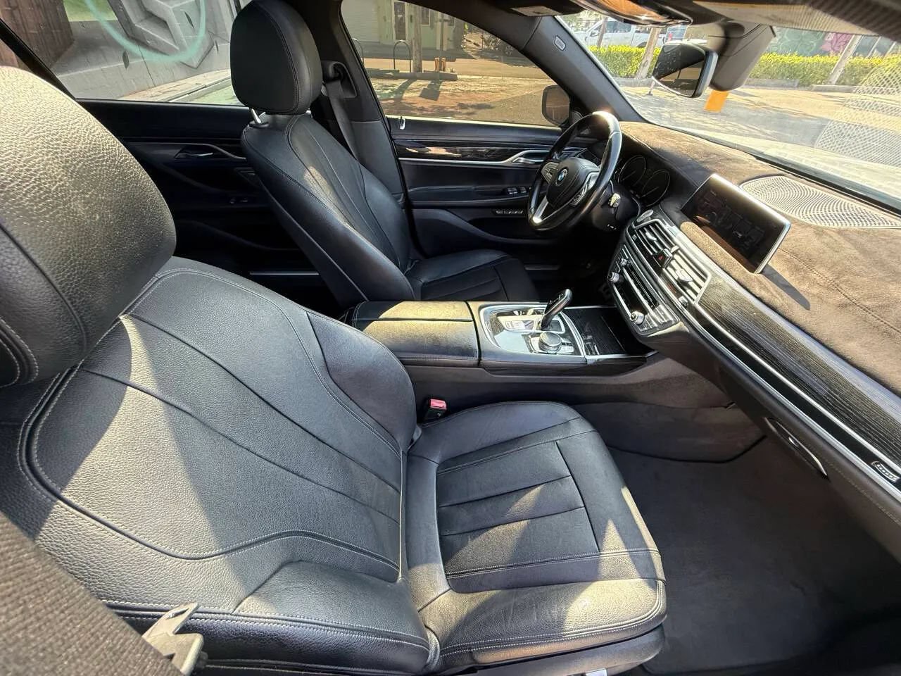 Used 2017 BMW 740i xDrive AWD/4WD image 12