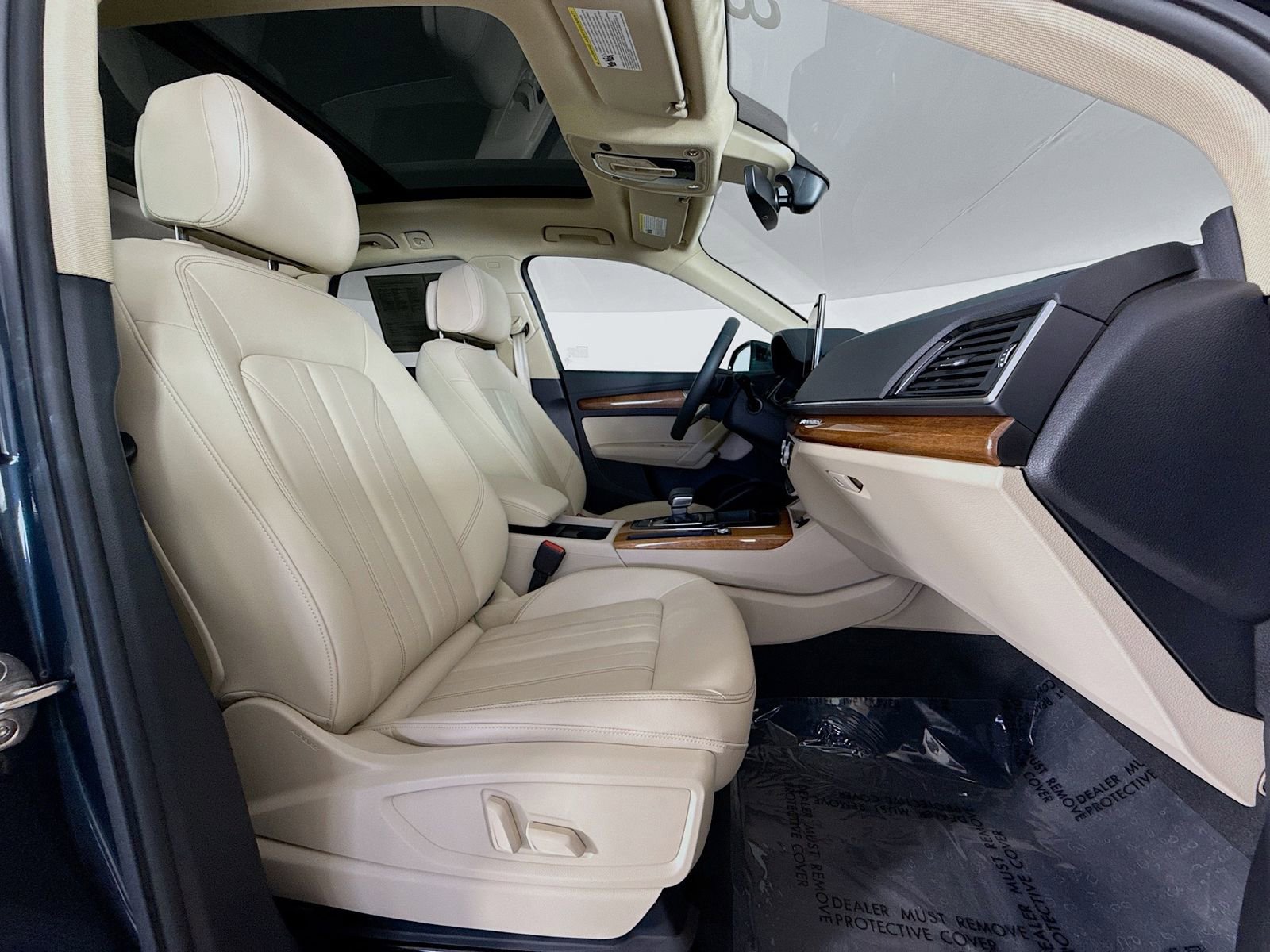 Used 2023 Audi Q5 2.0T Premium w/ Convenience Package image 29