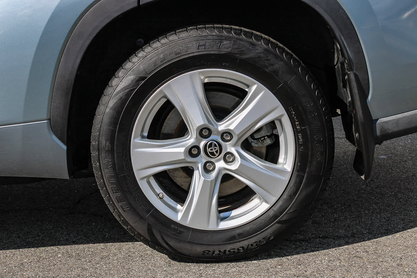 Used 2021 Toyota Highlander LE image 8