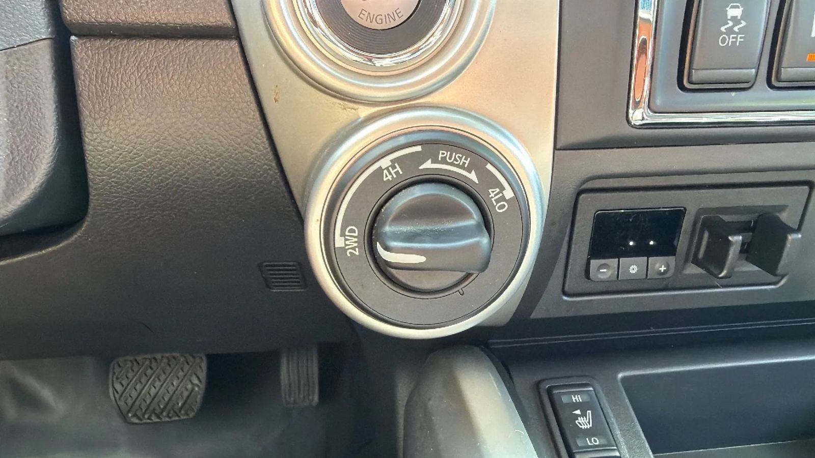 Used 2020 Nissan Titan SV w/ SV Convenience Package AWD/4WD image 26