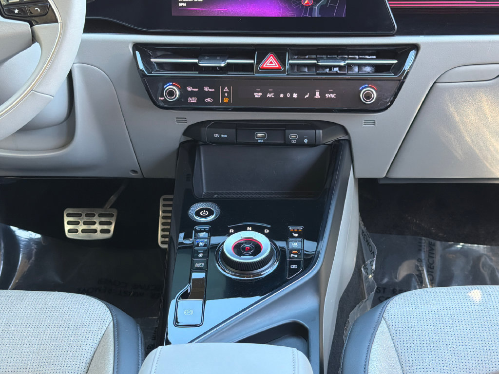 Used 2024 Kia Niro Wave w/ Wave Preserve Package FWD image 19
