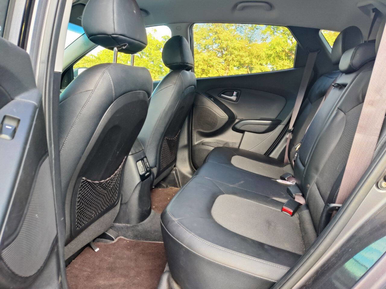 Used 2015 Hyundai Tucson SE image 12