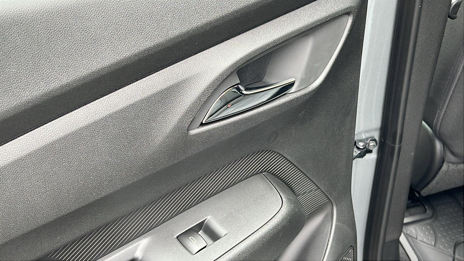 New 2027 Chevrolet Bolt LT w/ Comfort Package FWD image 12