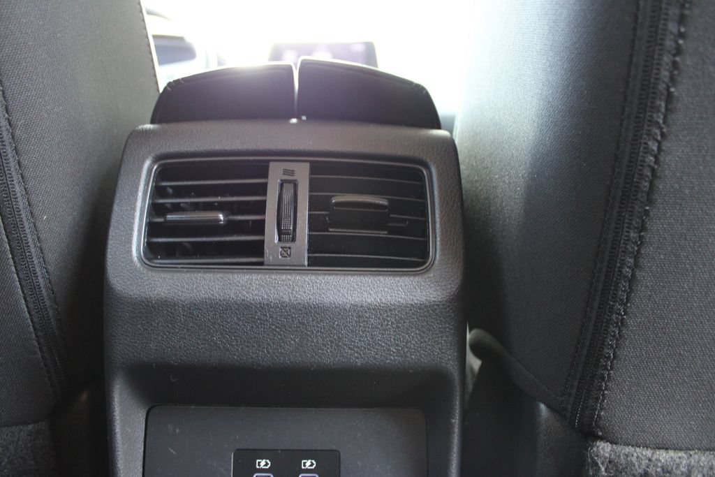 Used 2024 Nissan Rogue SV FWD image 27