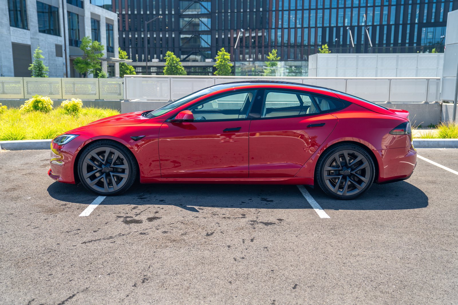Used 2022 Tesla Model S AWD/4WD image 2