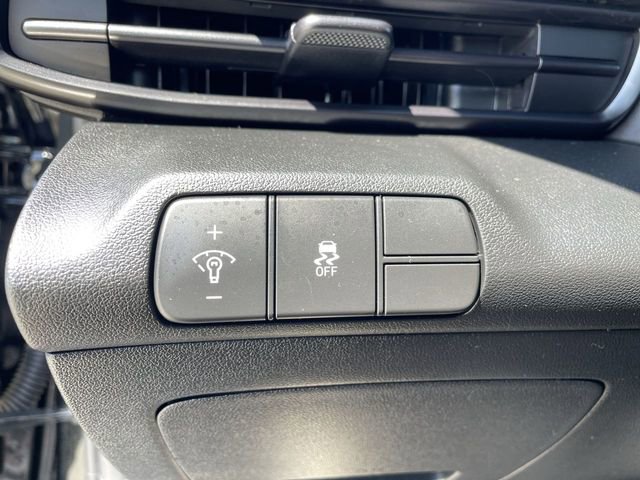 Used 2025 Hyundai Elantra Sport FWD image 33